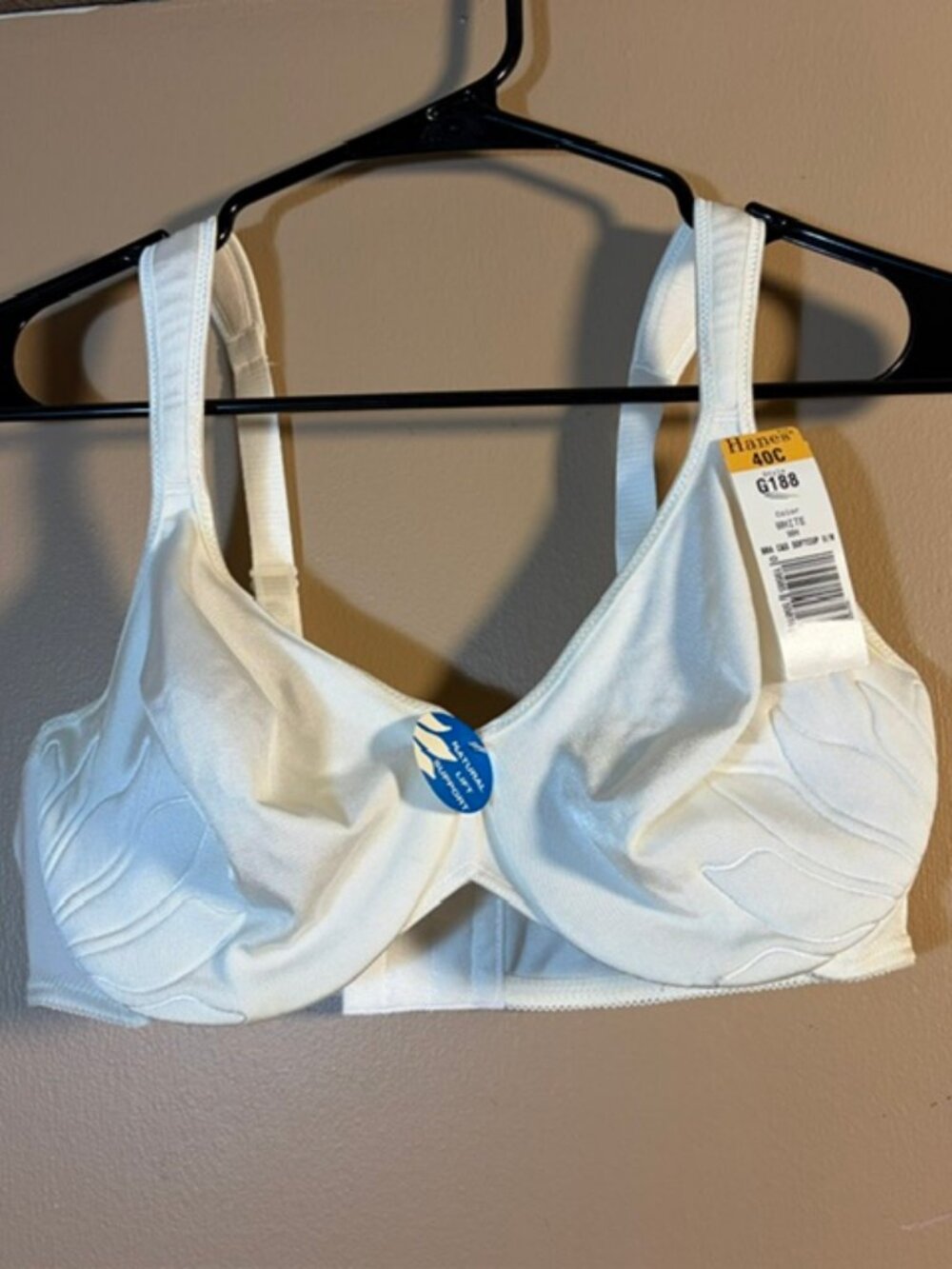 Hanes Style G188 Cushion Underwire Bra in White, size 40C.